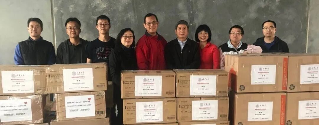 2020 年 捐赠抗疫物资义工合影